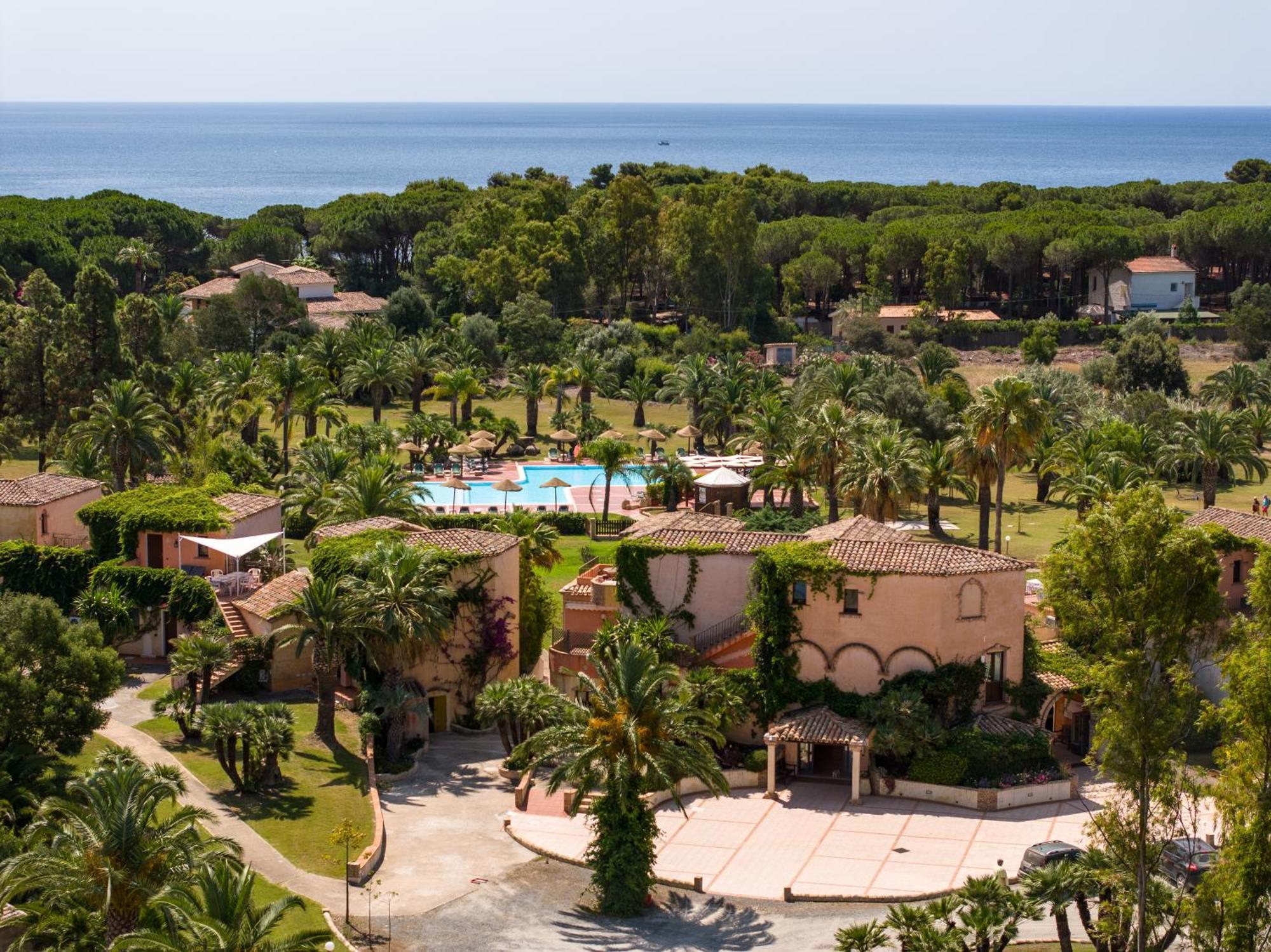 Baia Delle Palme Beach Санта Маргерита ди Пула Екстериор снимка