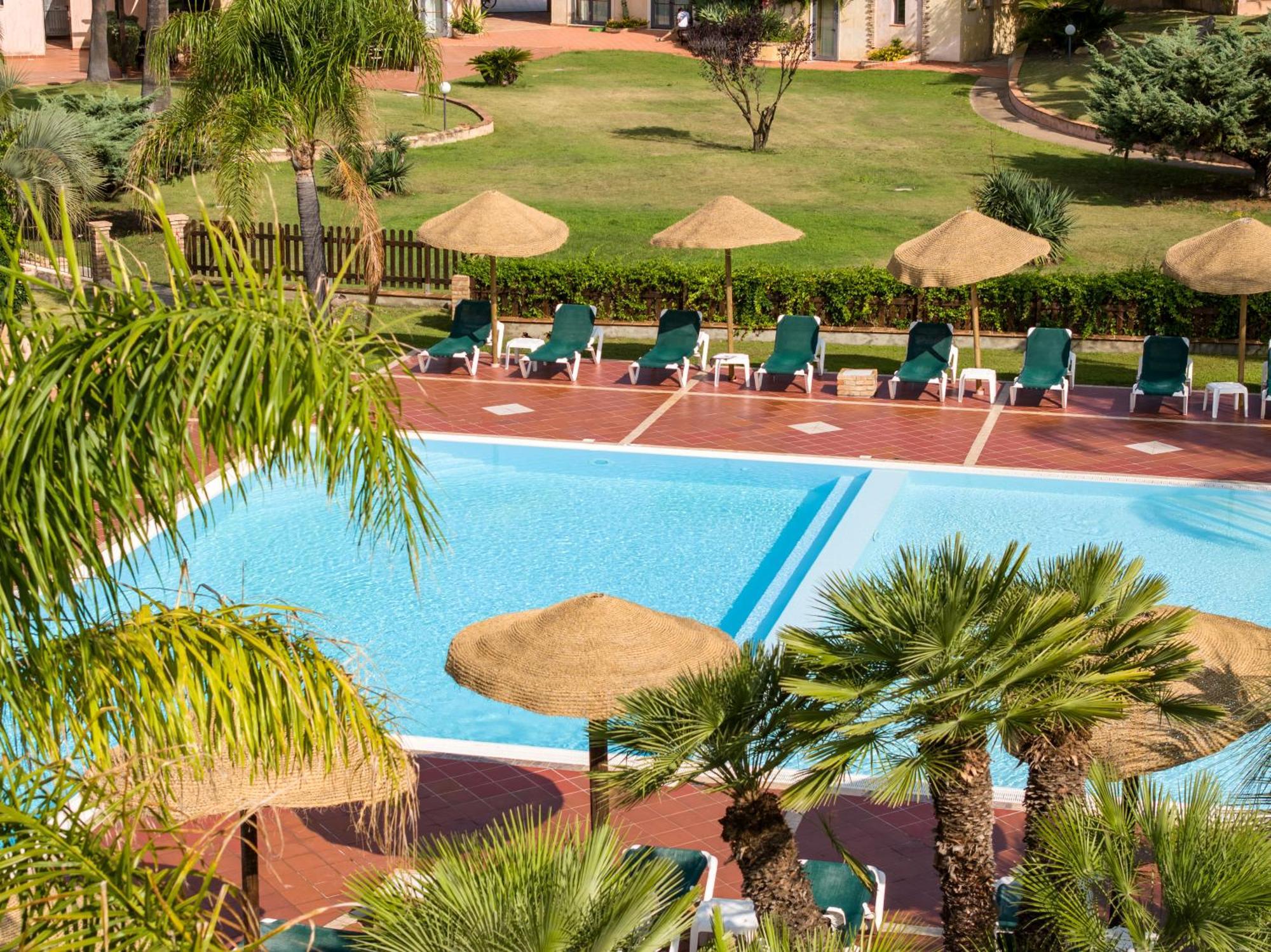 Baia Delle Palme Beach Санта Маргерита ди Пула Екстериор снимка